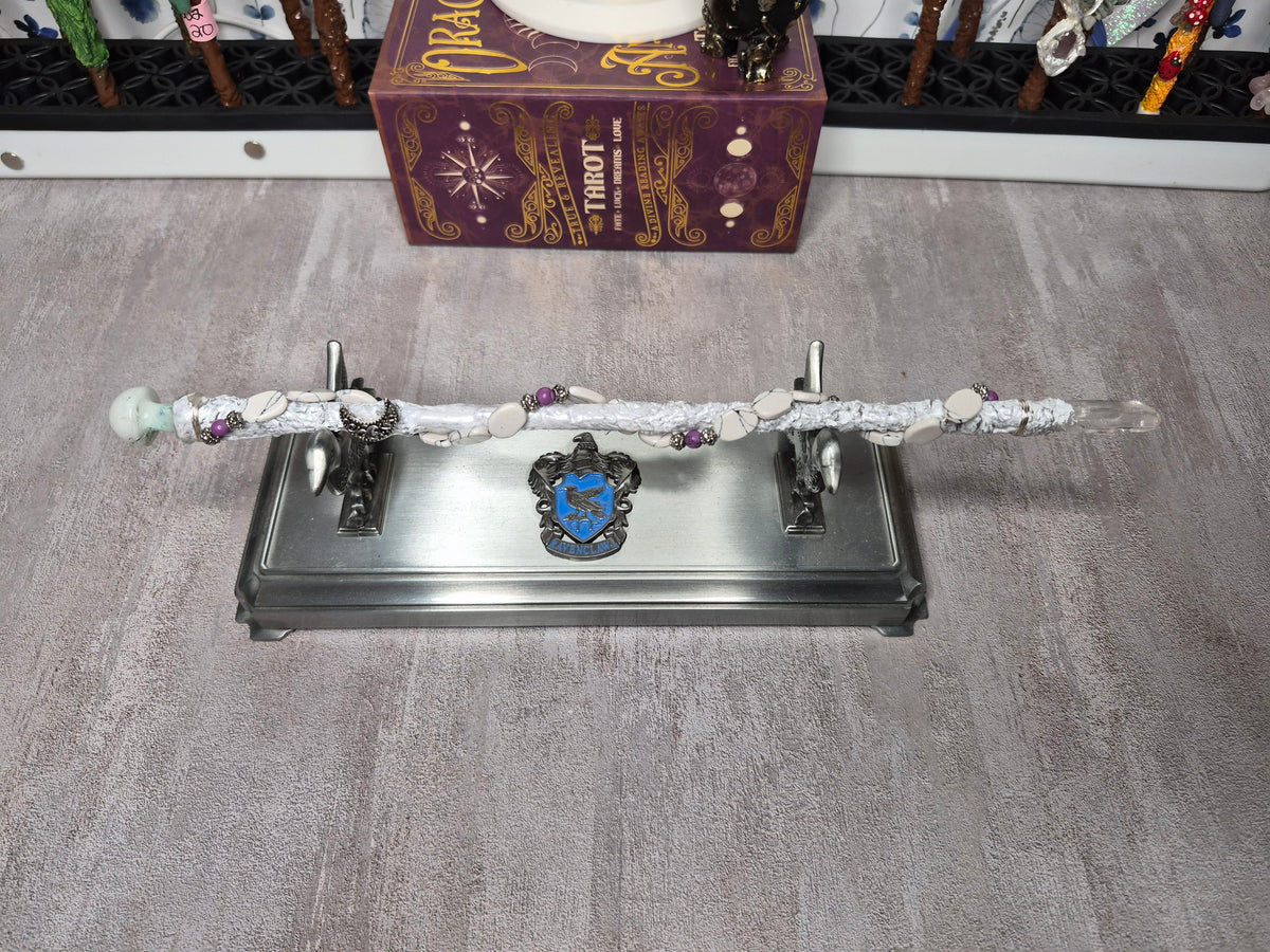 MW26 "Howliting at the Moon" 11" Wand