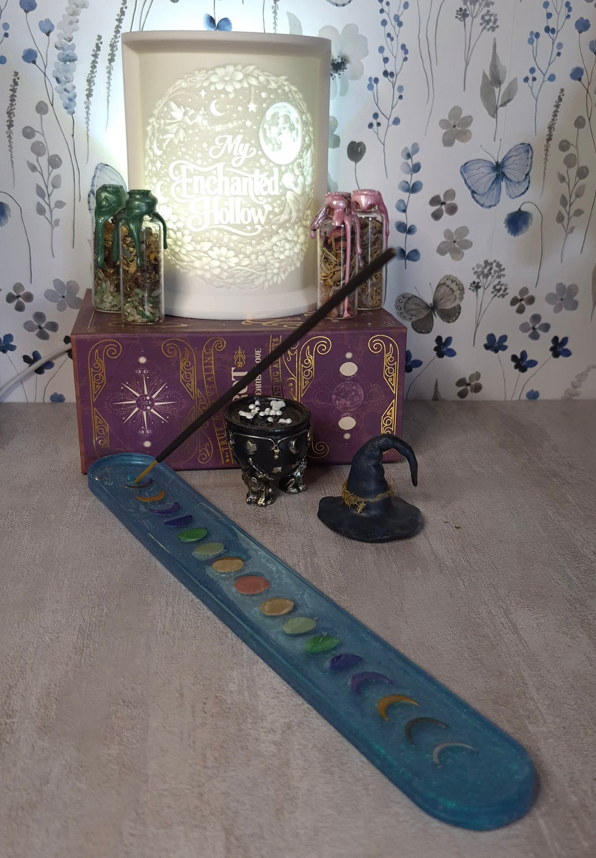 MAGICAL COLLECTION, Resin, Moon Phases Incense Holder, Interference Blue Chameleon