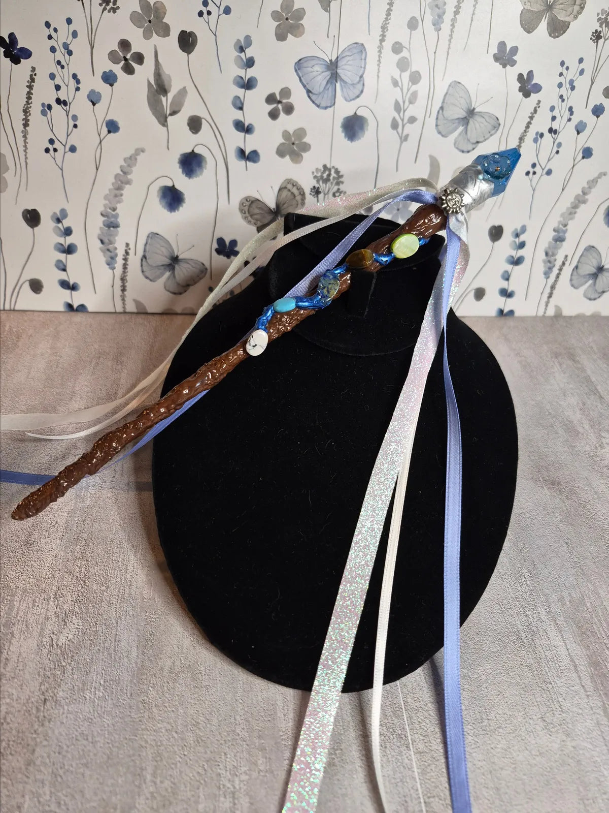 MW08, MAGICAL COLLECTION, Wand, Gem Magic Wand 10", w/Ribbon, & Charms, Cosplay, Ren fest, Witch, Warlock, Harry Potter Party