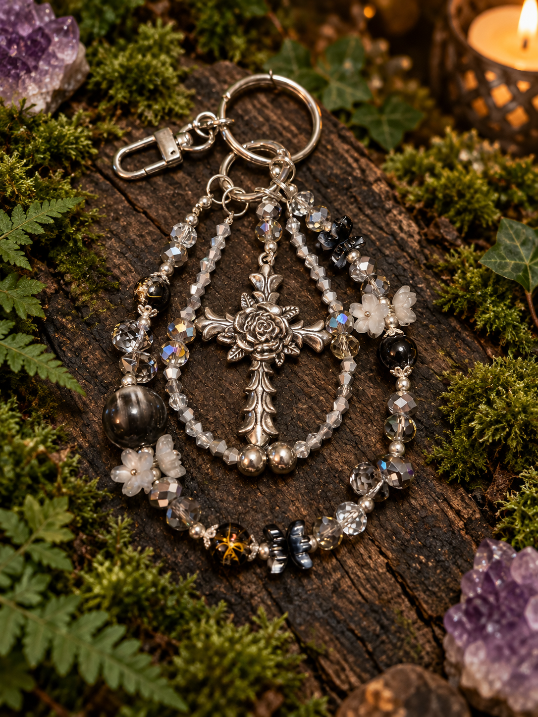 Midnight Rose π€π₯
Beaded Keychain & Purse Charm