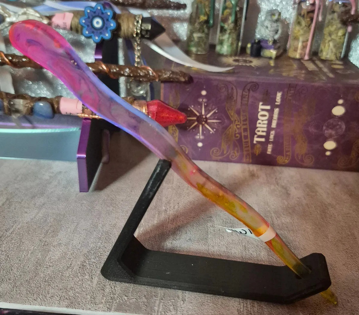 MHW10, Tye-dye Wand Hair Stick