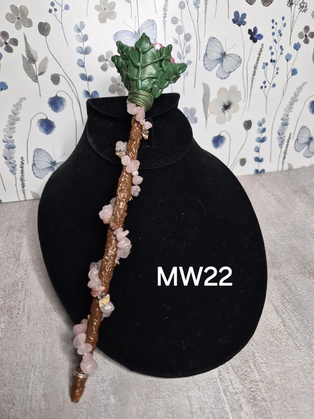 MW22, Rose Magick