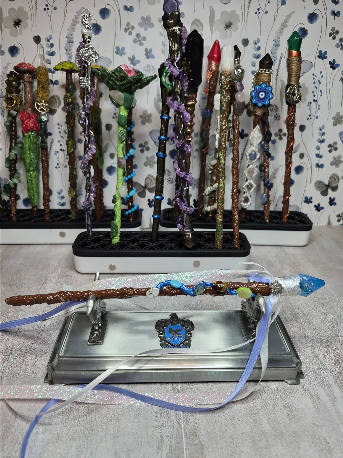 MW08, MAGICAL COLLECTION, Wand, Gem Magic Wand 10", w/Ribbon, & Charms, Cosplay, Ren fest, Witch, Warlock, Harry Potter Party